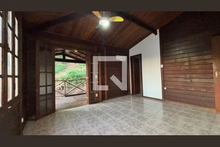 Sala de casa à venda com 4 quartos, 200m² em Jacarepaguá, Rio de Janeiro