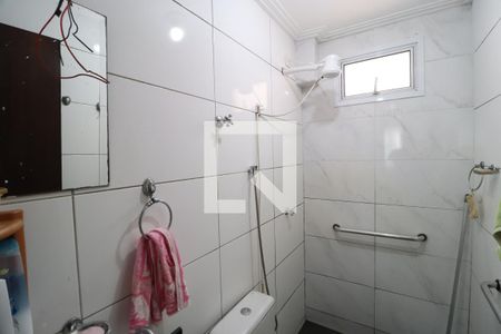 Banheiro do Quarto 1 de apartamento para alugar com 2 quartos, 75m² em Santa Mônica, Uberlândia