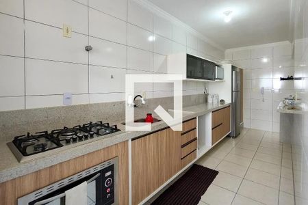 Cozinha de apartamento para alugar com 2 quartos, 79m² em Nova Mirim, Praia Grande