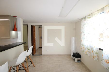 Sala / Cozinha de apartamento para alugar com 2 quartos, 44m² em Conjunto Habitacional Santa Etelvina Ii, São Paulo