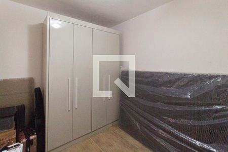 Quarto 2 de casa para alugar com 3 quartos, 120m² em Vila Margarida, Carapicuíba