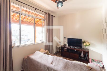 Sala de casa para alugar com 3 quartos, 120m² em Vila Margarida, Carapicuíba