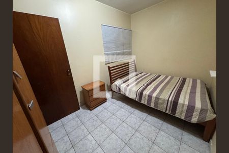 Quarto 2 de apartamento para alugar com 2 quartos, 55m² em Conjunto D, Brasília