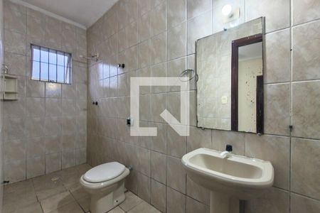 Banheiro da Suíte de casa para alugar com 2 quartos, 104m² em Jardim Melvi, Praia Grande