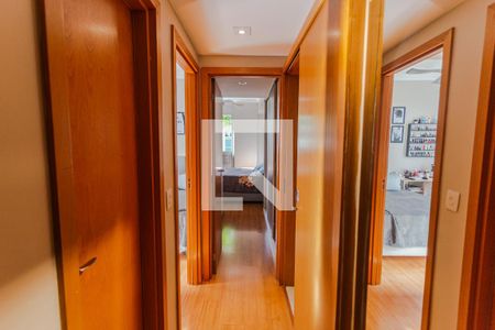 Corredor de apartamento para alugar com 4 quartos, 227m² em Santa Efigênia, Belo Horizonte