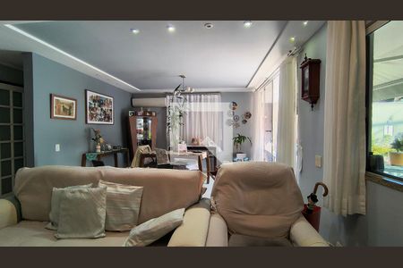 Sala  de casa de condomínio à venda com 4 quartos, 250m² em Vargem Pequena, Rio de Janeiro