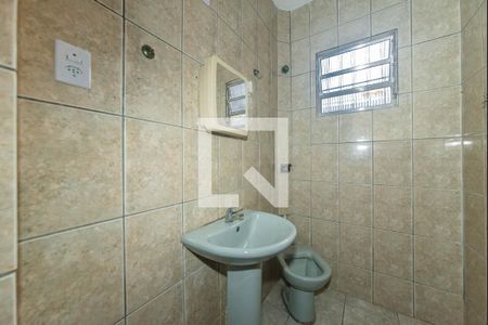 Banheiro Social de casa para alugar com 3 quartos, 70m² em Parque Santo Antônio, São Paulo
