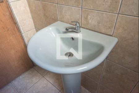 Banheiro Social de casa para alugar com 3 quartos, 70m² em Parque Santo Antônio, São Paulo