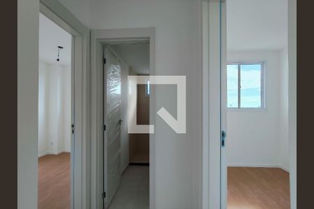 Corredor de apartamento à venda com 2 quartos, 44m² em Sampaio, Rio de Janeiro
