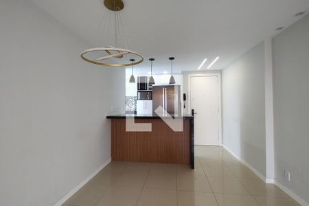 Sala de apartamento para alugar com 3 quartos, 90m² em Barra da Tijuca, Rio de Janeiro