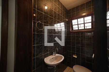 Lavabo de casa para alugar com 4 quartos, 200m² em Cajuru, Curitiba