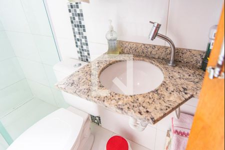 Banheiro  de apartamento à venda com 2 quartos, 69m² em Vila Scarpelli, Santo André