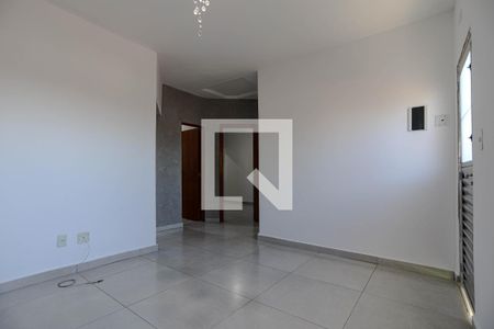 Sala de casa de condomínio para alugar com 2 quartos, 80m² em Vila Bela Flor, Mogi das Cruzes