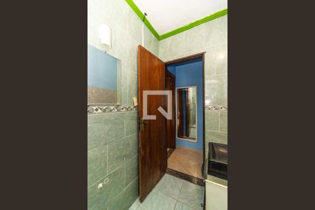 Banheiro de kitnet/studio para alugar com 1 quarto, 25m² em Bangu, Rio de Janeiro