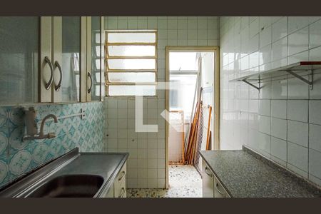 Cozinha  de apartamento à venda com 2 quartos, 56m² em Santana, Porto Alegre