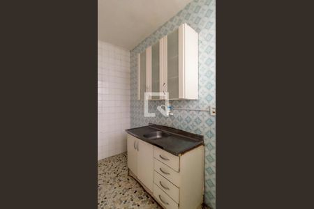 Cozinha  de apartamento à venda com 2 quartos, 56m² em Santana, Porto Alegre
