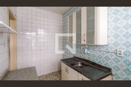Cozinha  de apartamento à venda com 2 quartos, 56m² em Santana, Porto Alegre