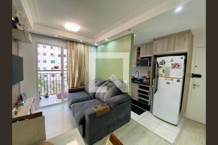 Sala de apartamento à venda com 3 quartos, 59m² em Jardim Cocaia, Guarulhos