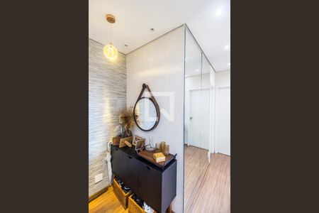 Hall de entrada de apartamento à venda com 1 quarto, 43m² em Jardim Tupanci, Barueri