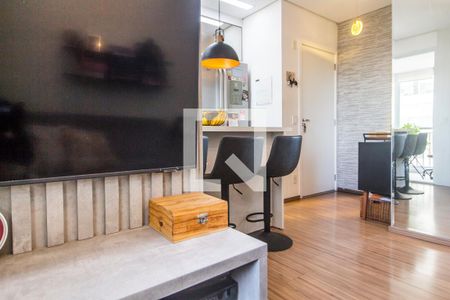 Sala  de apartamento à venda com 1 quarto, 43m² em Jardim Tupanci, Barueri