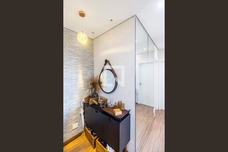 Hall de entrada de apartamento à venda com 1 quarto, 43m² em Jardim Tupanci, Barueri