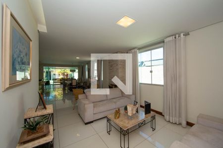 SALA de casa para alugar com 4 quartos, 235m² em Estoril, Belo Horizonte