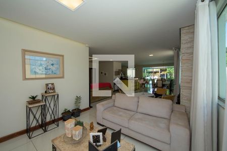 SALA de casa para alugar com 4 quartos, 235m² em Estoril, Belo Horizonte