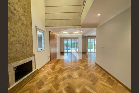 Sala de casa de condomínio para alugar com 4 quartos, 230m² em Parque dos Principes, São Paulo