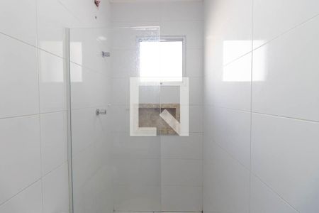 Banheiro de apartamento à venda com 1 quarto, 27m² em Vila Mazzei, São Paulo