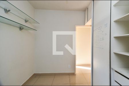Quarto 1 de apartamento para alugar com 3 quartos, 70m² em Santa Efigênia, Belo Horizonte