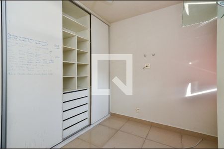 Quarto 1 de apartamento para alugar com 3 quartos, 70m² em Santa Efigênia, Belo Horizonte