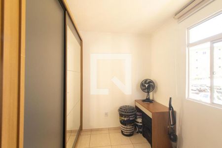 Quarto 2 de apartamento à venda com 2 quartos, 46m² em Campo de Santana, Curitiba