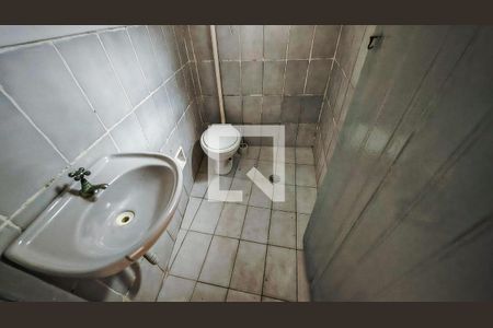Banheiro de casa para alugar com 1 quarto, 50m² em Parque São Paulo, São Paulo