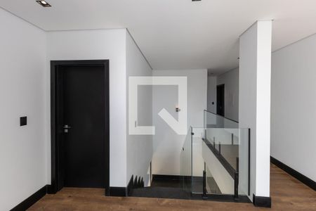 Corredor de casa de condomínio à venda com 5 quartos, 560m² em Chácara Silveira Ramos, Nova Lima