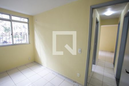 Quarto 1 de apartamento para alugar com 2 quartos, 53m² em Taquara, Rio de Janeiro