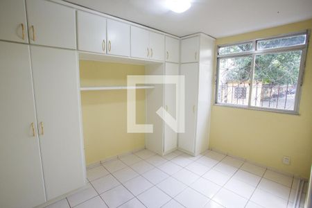 Quarto 1 de apartamento para alugar com 2 quartos, 53m² em Taquara, Rio de Janeiro