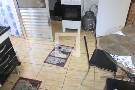 Cozinha de casa para alugar com 2 quartos, 56m² em Jardim Adriana, Guarulhos