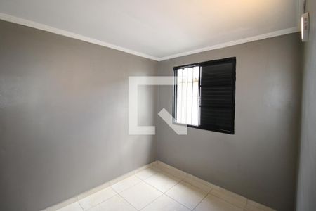 Quarto 2 de apartamento para alugar com 2 quartos, 42m² em Conjunto Residencial José Bonifácio, São Paulo