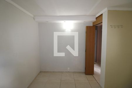 Quarto 1 de apartamento para alugar com 2 quartos, 42m² em Conjunto Residencial José Bonifácio, São Paulo