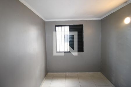 Quarto 2 de apartamento para alugar com 2 quartos, 42m² em Conjunto Residencial José Bonifácio, São Paulo