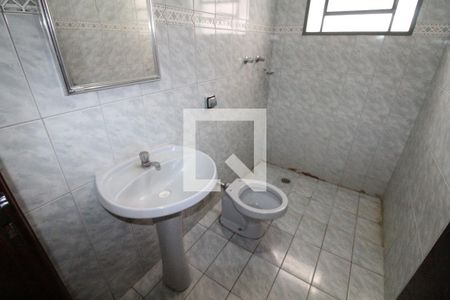 Banheiro de casa para alugar com 2 quartos, 60m² em Bosque dos Eucaliptos, São José dos Campos
