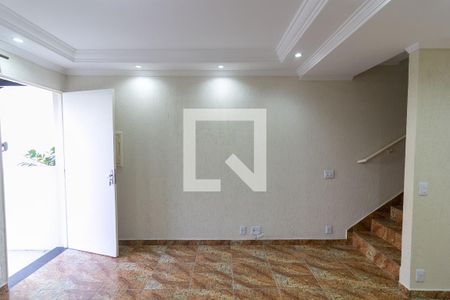 Sala de casa de condomínio para alugar com 2 quartos, 70m² em Jardim Ubirajara, São Paulo