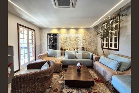 Casa à venda com 3 quartos, 300m² em São Francisco, Niterói