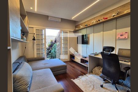 Casa à venda com 3 quartos, 300m² em São Francisco, Niterói