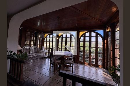Casa à venda com 3 quartos, 237m² em São Francisco, Niterói