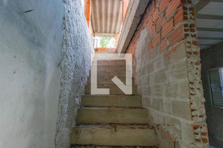 Escada  de casa à venda com 1 quarto, 50m² em Jardim Bandeirantes, Diadema