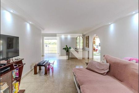 Casa à venda com 3 quartos, 300m² em Pacaembu, São Paulo