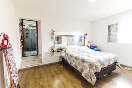 Suíte de casa à venda com 6 quartos, 230m² em Vila Brasil, São Paulo