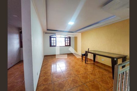 Sala de casa para alugar com 4 quartos, 230m² em Jardim Santa Josefina, São Paulo