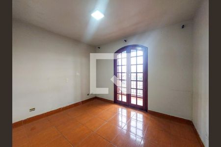 Suite de casa para alugar com 4 quartos, 230m² em Jardim Santa Josefina, São Paulo